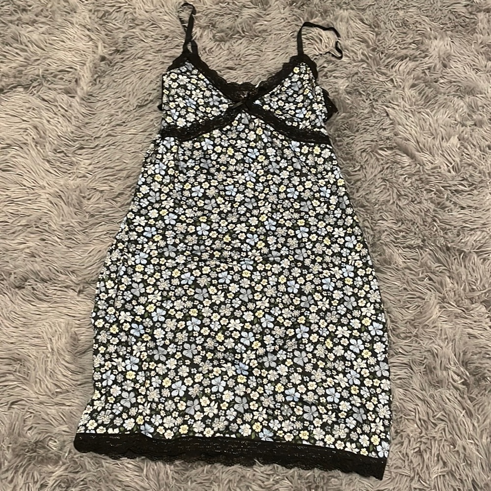 H&M, size medium floral dress, new with tags!!!!!
